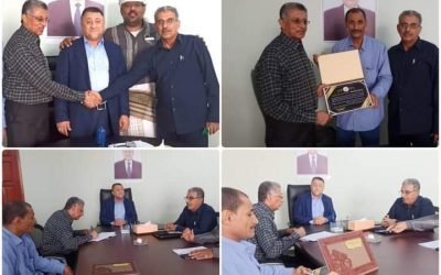 بحضور السيد مهدي الحامد أمين عام محلي أبين..  تسليم وإستلام بين مدير عام مالية أبين الجديد والقديم