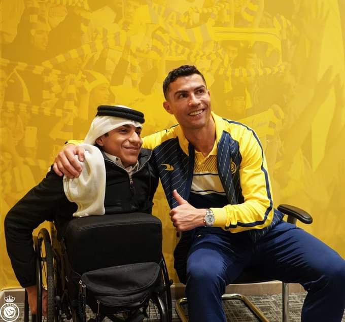 “نورتنا يا غانم”.. رونالدو يلتقي غانم المفتاح نجم افتتاح مونديال قطر