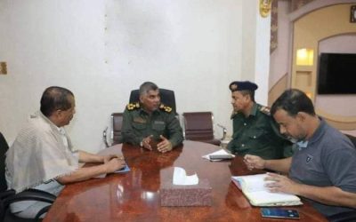 العميد المنهالي يعقد لقاءاً  مشتركاً بين الجهازين الأمني والاستخباراتي بالمكلا