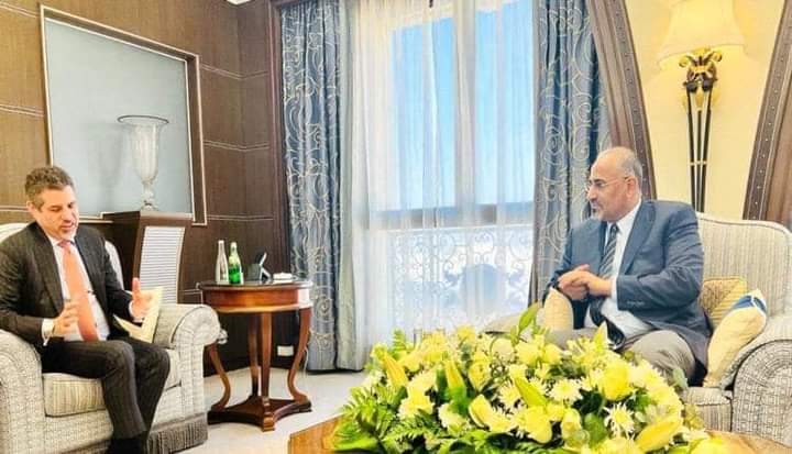 لدى استقباله السفير الأمريكي.. الرئيس الزُبيدي: السلام الشامل لن يتحقق إلا بمعالجة جذور الصراع والتعاطي مع الواقع على الأرض