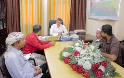 رئيس تنفيذية انتقالي غيل باوزير يلتقي مدير عام المديرية ويناقش معه عددا من القضايا
