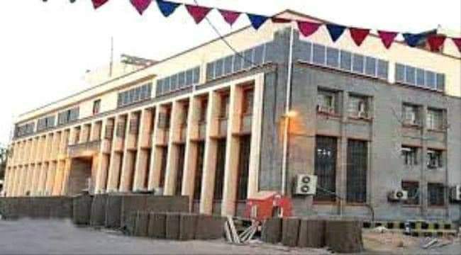 شطارة: البنك المركزي يمارس سياسة فار برع يريد يخرج فار داخل