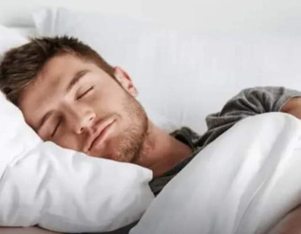 علمياً.. هكذا تؤثر عادات النوم على وزنك