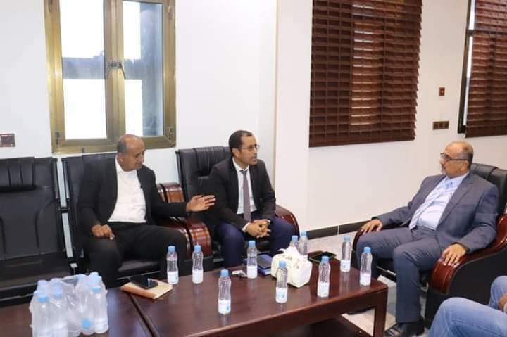مناقشة تعزيز التعاون بين جامعة شبوة والهيئة العامة لحماية البيئة لتوحيد الجهود للحفاظ على البيئة.