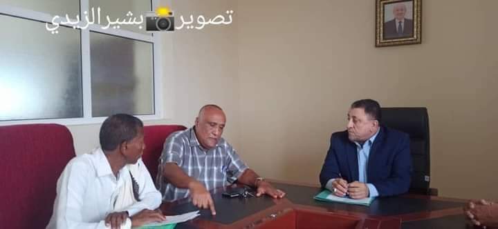 السيد مهدي الحامد أمين عام محلي أبين  يناقش مع مدير عام الشباب والرياضة بالمحافظة   متابعة مشاريع الوزارة ومخصصات الأندية