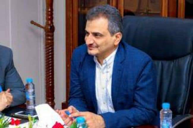 المحافظ لملس يُعزَّي بوفاة الإعلامي المخضرم محمد سعيد منصّر