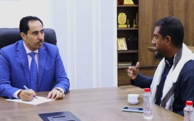 وزير الشباب والرياضة  يلتقي مدير عام مديرية خنفر محافظة أبين