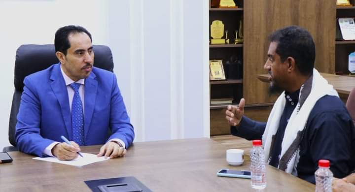 وزير الشباب والرياضة  يلتقي مدير عام مديرية خنفر محافظة أبين