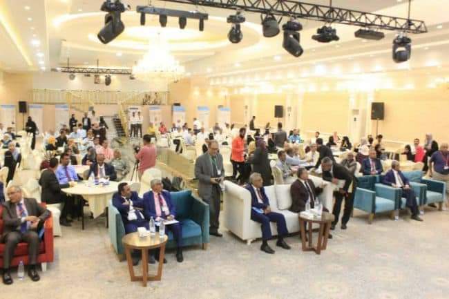 الشبحي يشارك في أفتتاح المؤتمر الأول لطب المجتمع والصحة العامة في العاصمة عدن