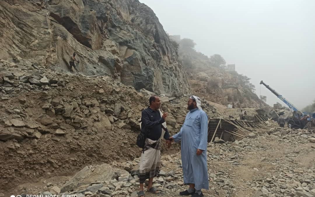 المدير التنفيذي لمشروع طريق باتيس- رصد – معربان- لبعوس يتفقد سير العمل في المشروع .