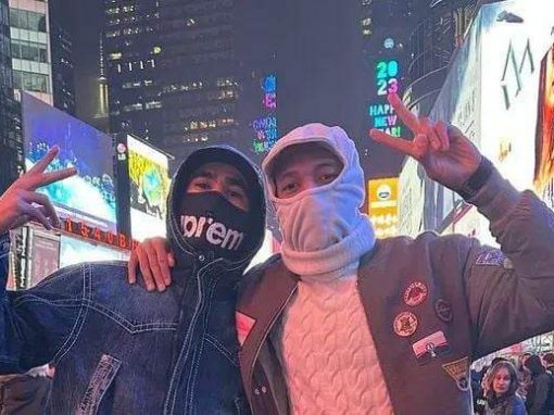 حكيمي ومبابي يتخفيان للتجول في شوارع نيويورك