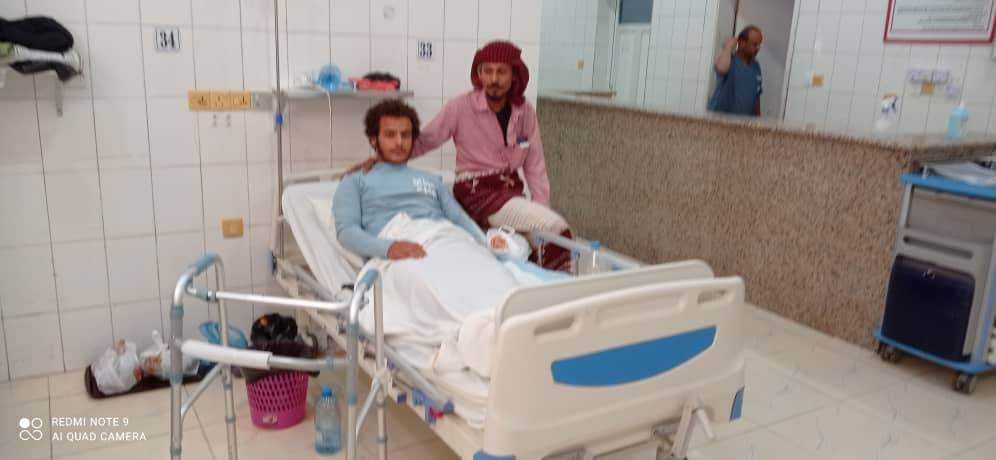 قائد نجدة خنفر يطمأن على  صحة الشاب أحمد كمال الأحمدي*
