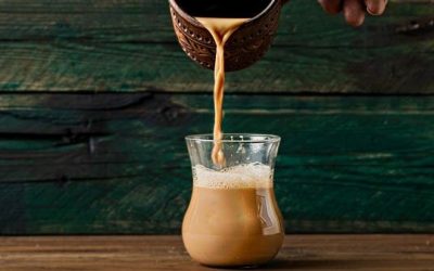 أيهما أكثر فائدة الشاي الأخضر أم الشاي بالحليب؟.. العلم يجيب