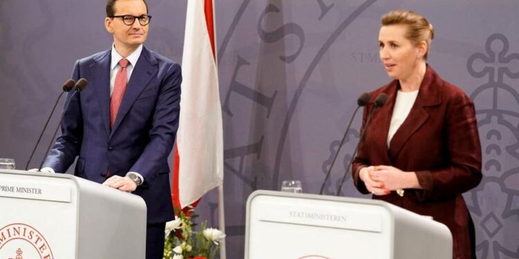 بولندا والدنمارك: على أوروبا تسريع وتيرة تزويد أوكرانيا بالأسلحة