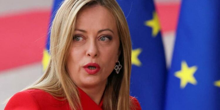 بعد غرق مهاجرين.. إيطاليا تتعهد بالتصدي للهجرة غير النظامية