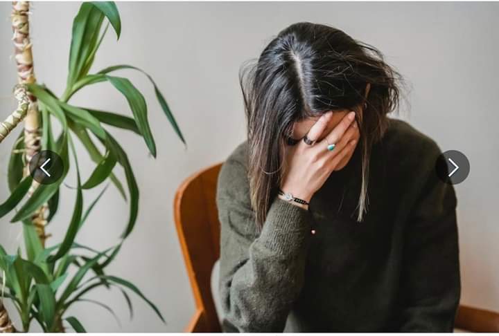 الصداع النصفي العيني: الأعراض وعوامل الخطر والعلاج