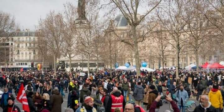 هددوا ب«شل البلاد».. مئات الآلاف يحتجون على نظام التقاعد في فرنسا