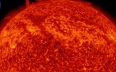 الصورة التي حيرت العلماء.. هل انفصل جزء من الشمس