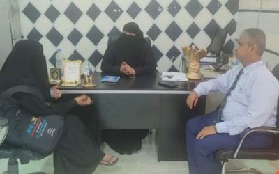 مديرة دائرة المرأة ومدير التدريب والتاهيل في وزارة الخدمة المدنية يقومان بزيارة عدد من المرافق الحكومية في سقطرى
