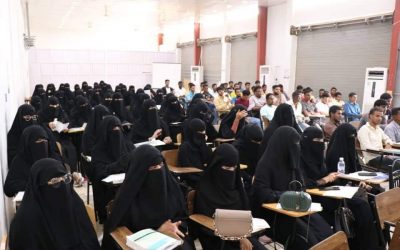 استمراراً لحملة التوعية بمخاطر استخدام مواقع التواصل بمحافطة المهرة إدارة تنمية المرأة تنفذ محاضرة توعوية لطلاب وطالبات كلية العلوم التطبيقية بالغيضة