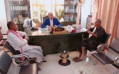 مدير عام سيئون يشيد بالأدوار الإعلامية والسياسية للأستاذ علوي بن سميط كعضو أول مجلس شعب محلي عام 1987م بمديرية سيئون.*