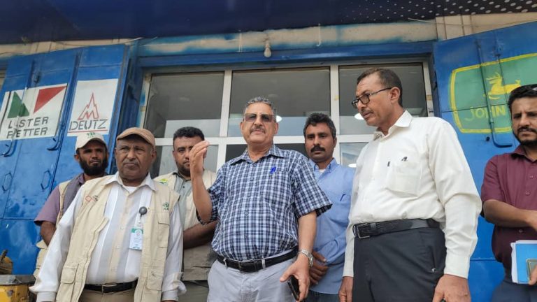 برعاية السقطري.. وكيل وزارة الزراعة ورئيس الاتحاد الزراعي يدشنان توزيع معدات زراعية للمزارعين في لحج وأبين بدعم من منظمة (ADRA)