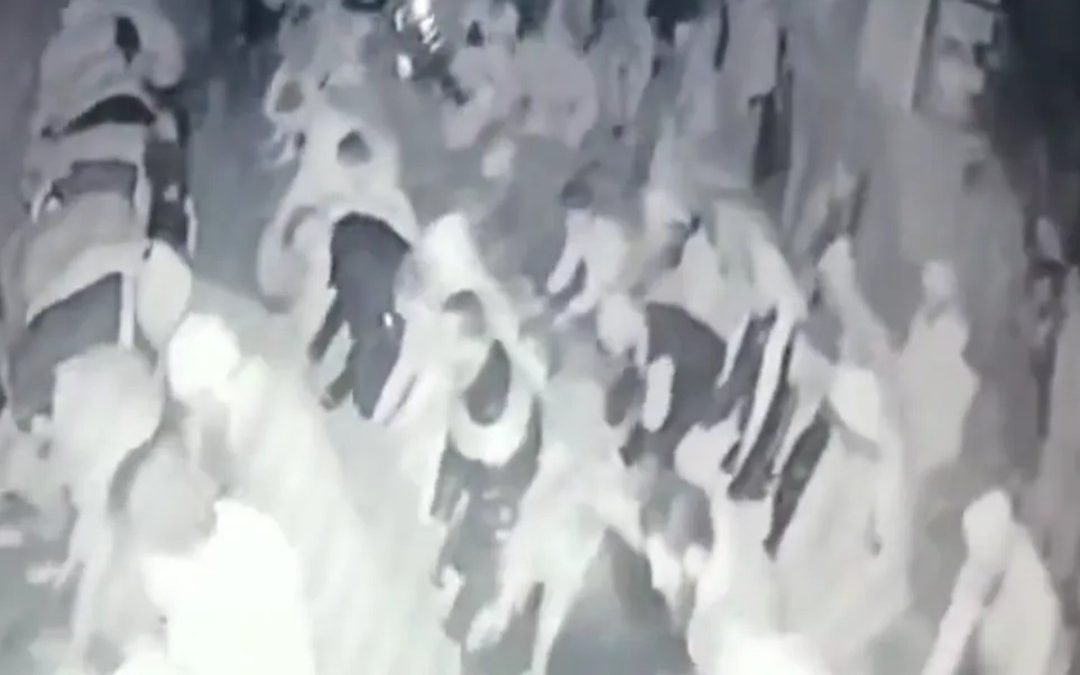 لم يهرب أحد واستمروا في الدعاء.. ثبات المصلّين ودعاء الإمام خلال لحظات الزلزال الأخير في سوريا