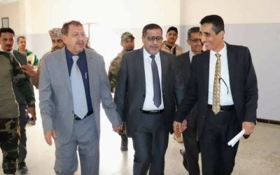 رئيس مجلس القضاء الأعلى ووزير العدل يدشنان الامتحانات التحريرية للمتقدمين للالتحاق بالدفعة (24) بالمعهد العالي للقضاء