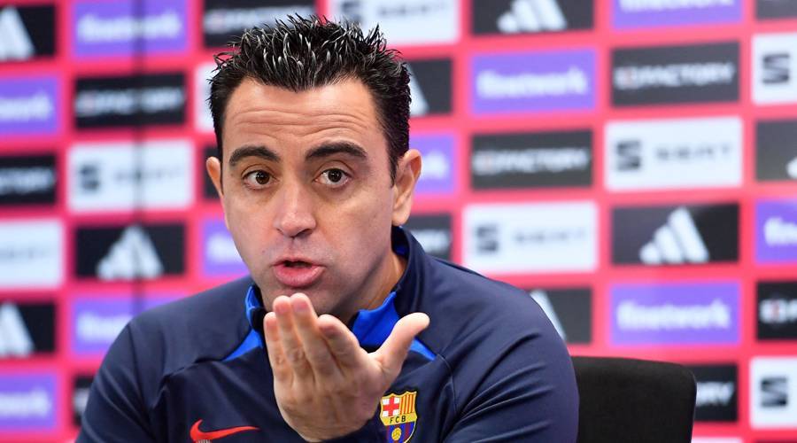 مدرب برشلونة يرشح الريال للفوز على فريقه