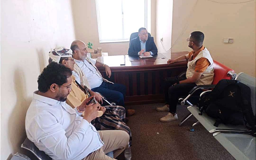 أمين عام محلي أبين ” الحامد”  يلتقي منسق المؤسسة الطبية الميدانية بالمحافظة