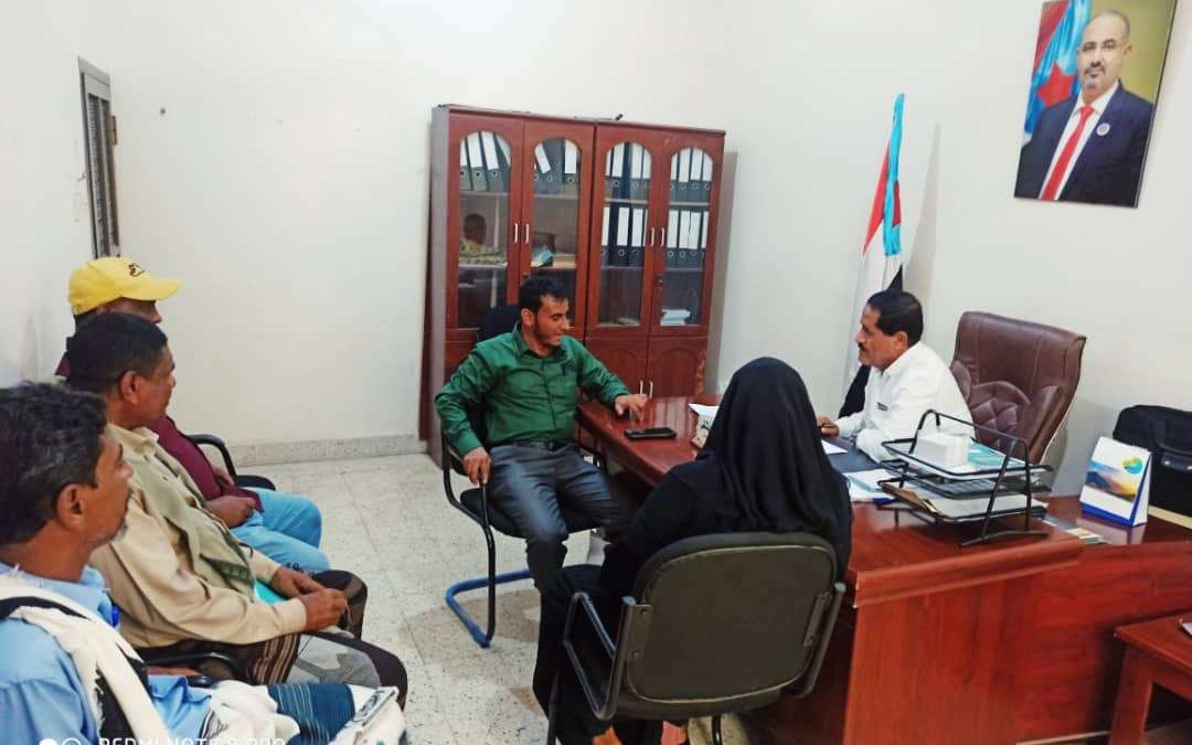 رئيس انتقالي أبين يلتقي منسق عام المحافظة لشؤون المنظمات المحلية والدولية لقطاع النازحين والمجتمع المضيف