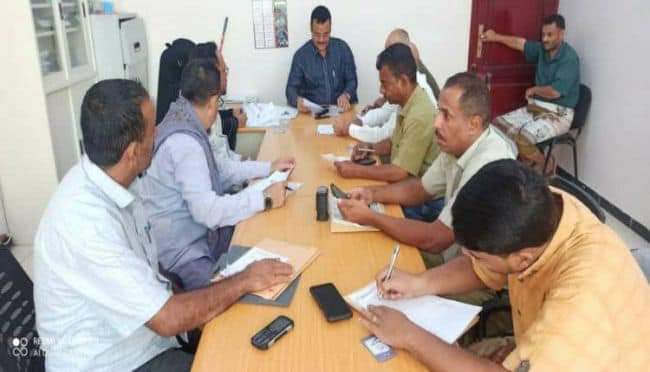 بتكلفة 427 مليون ريال.. فتح مظاريف مناقصات مشاريع في مجال الطرق بمديرية المنصورة