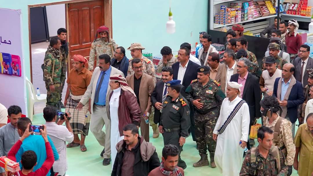 وكيل محافظة شبوة الكندي يفتتح المعرض الرمضاني الثاني بمدينة عتق ويشيد بمستوى التنظيم والترتيب.