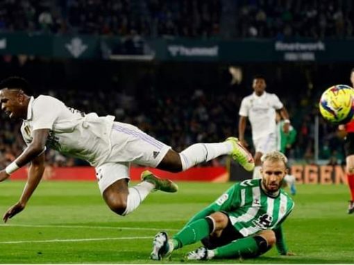 ريال مدريد يواصل ترنحه ويتعادل مع بيتيس