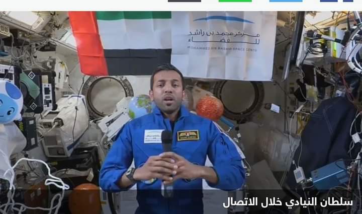 محمد بن راشد يجري أول اتصال مرئي مع النيادي من محطة الفضاء