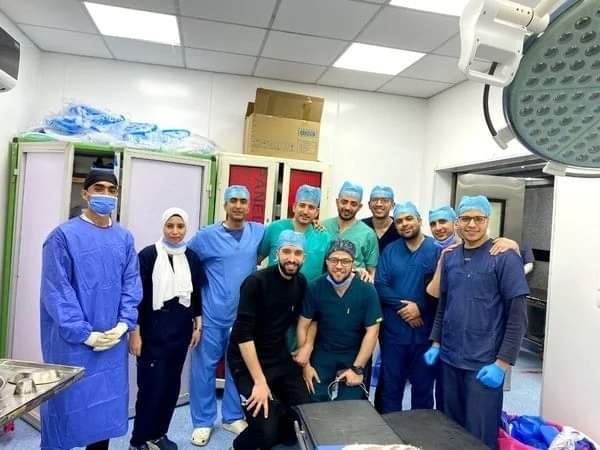 فريق طبي ينجح في استخراج “سيخ حديدي” من بطن طفل في مصر