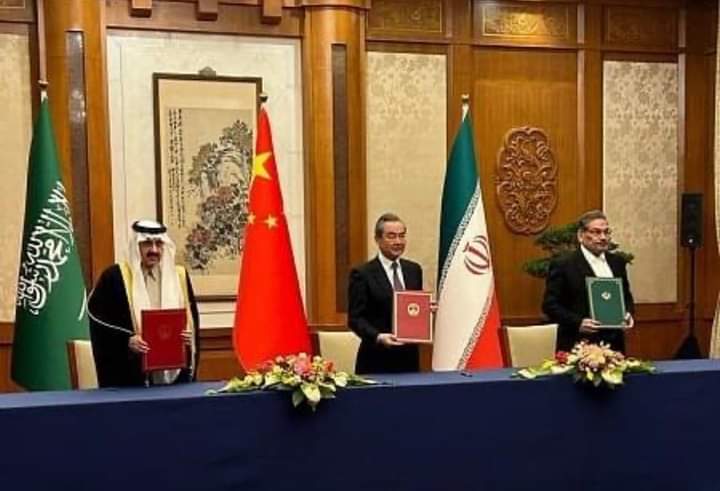 الإمارات.. وزير الخارجية يرحب بعودة العلاقات بين السعودية وإيران