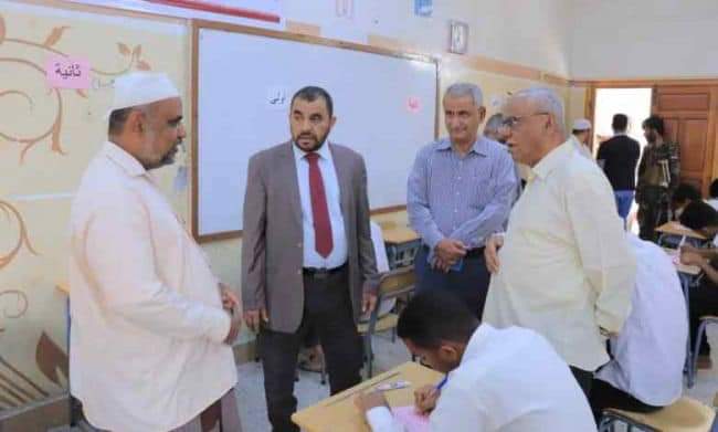 تدشين الامتحانات النهائية لطلاب وطالبات التعليم الثانوي والأساسي بوادي وصحراء