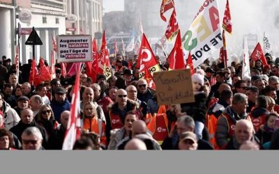 توتر سياسي واحتجاجات في فرنسا بسبب قانون رفع سن التقاعد