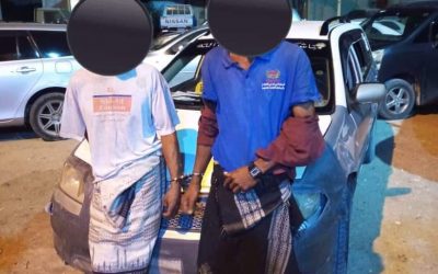 أمن المهرة يضبط عصابة تقطع ونهب وسرقة بالاكراه بعد ساعات من ارتكابهم للجريمة