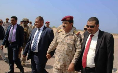 وزير الدفاع يتفقد أوضاع القوات المسلحة في سقطرى