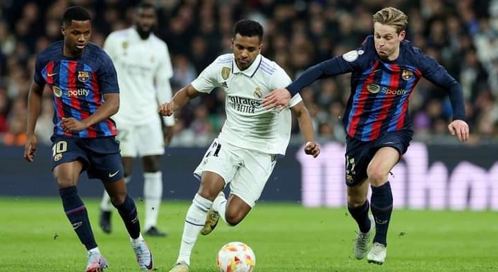 برشلونة أمام فرصة توجيه الضربة القاضية لريال مدريد