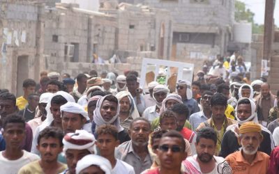 بموكب جنائزي مهيب.. أبناء زنجبار يشيعون جثمان الطفل ميثاق الدابية عقب حكم الإعدام بحق قاتله