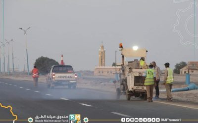 بدء أعمال الطلاء لخط العلم دوفس في أبين