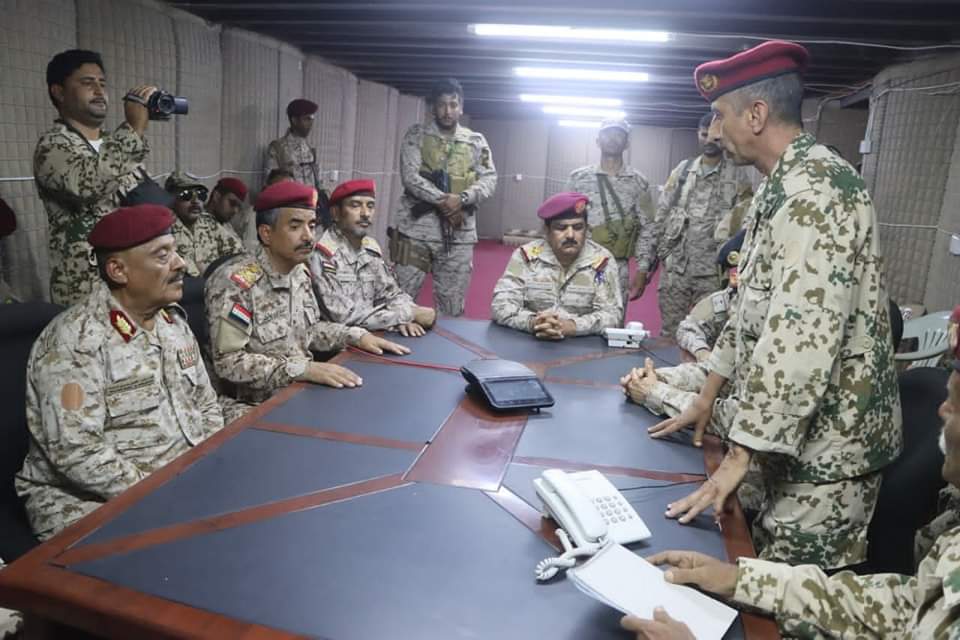 وزير الدفاع يتفقد القوات المشتركة في الساحل الغربي