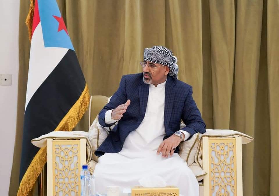 الرئيس القائد عيدروس الزُبيدي يلتقي باللجنة الخاصة بالإعداد لهيكلة المجلس الانتقالي الجنوبي