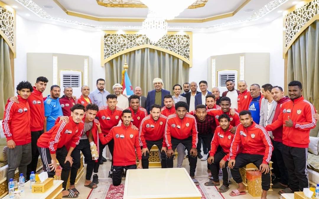 الرئيس الزُبيدي يستقبل بعثة نادي فحمان المشاركة في بطولة الملك سلمان للأندية العربية أبطال الدوري