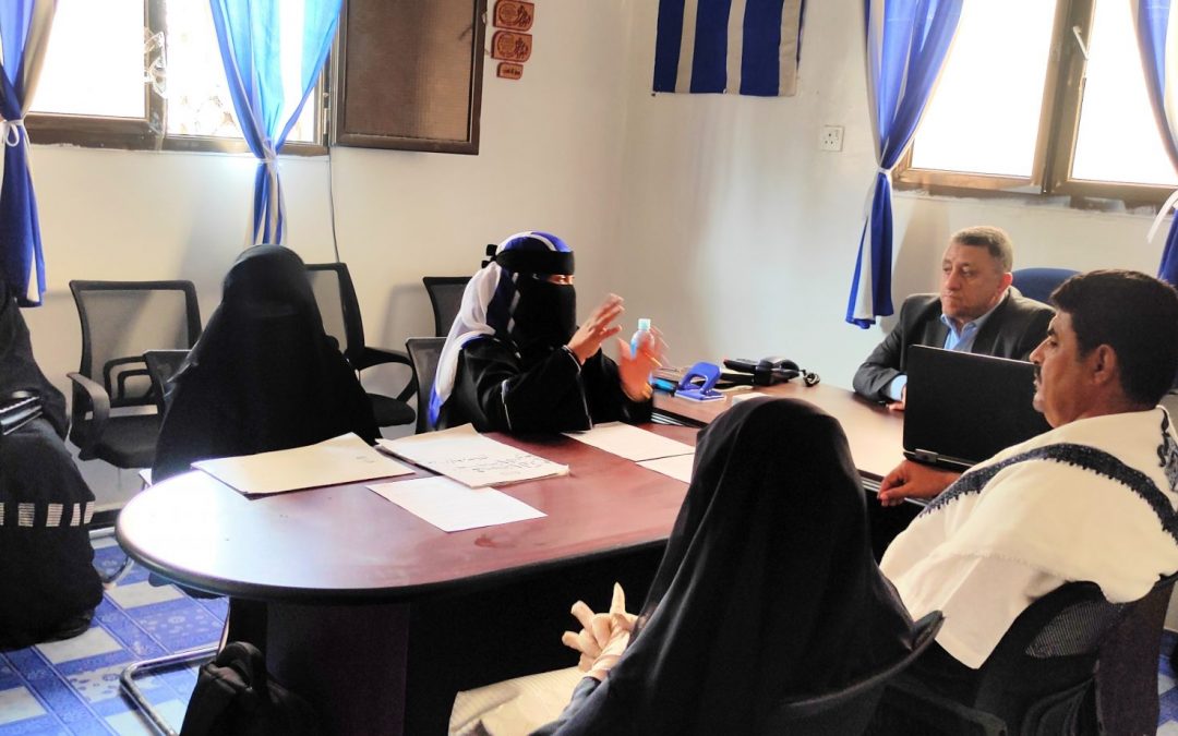 الأمين العام لمحلي أبين “الحامد” يناقش تدخلات مؤسسة الامل الثقافية الاجتماعية النسوية فرع أبين