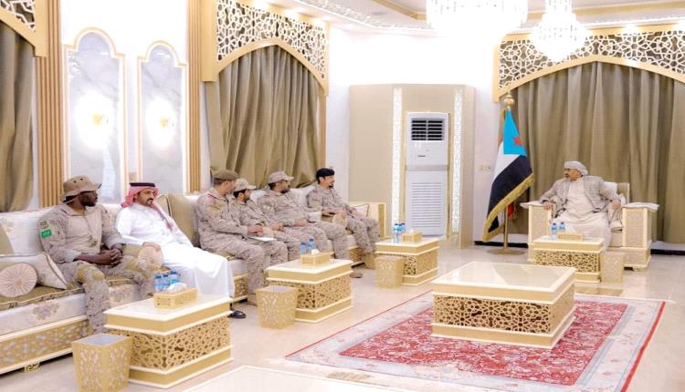 عاجل / الرئيس عيدروس يستقبل وفداً من قادة قوات التحالف العربي