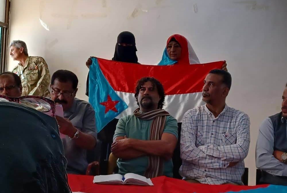 مؤسسة أمل لرعاية الأيتام والفقراء تحضر لقاءاً يضم عدداً من قيادة الهيئة العسكرية الجنوبية